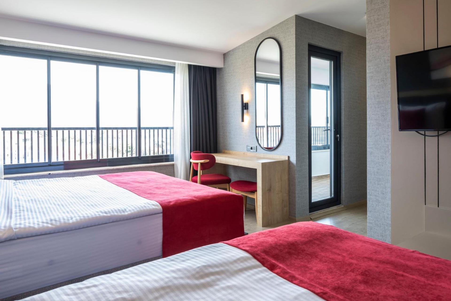 Ramada By Wyndham Otel 5*