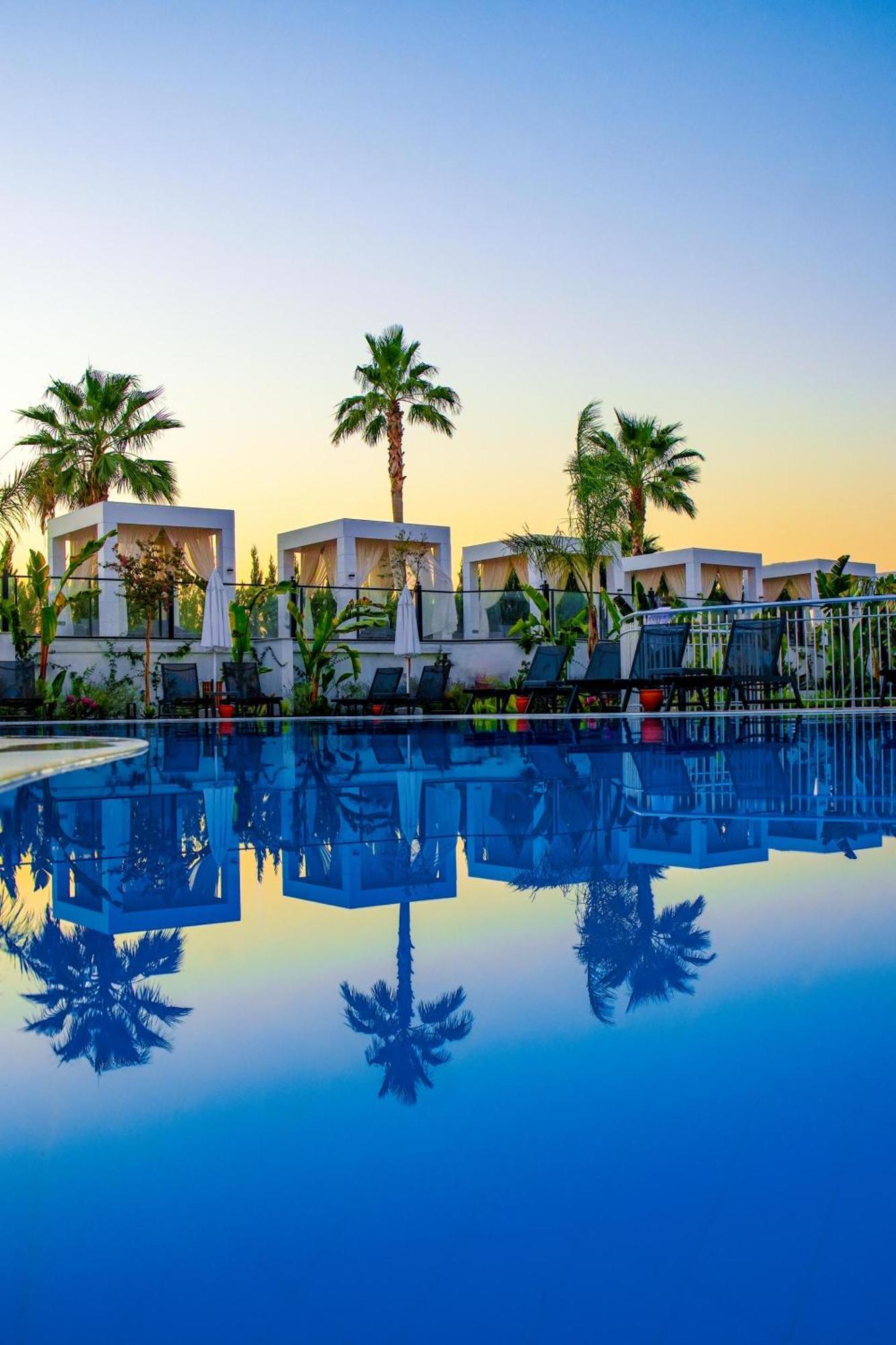 Otel Ramada By Wyndham 5*
