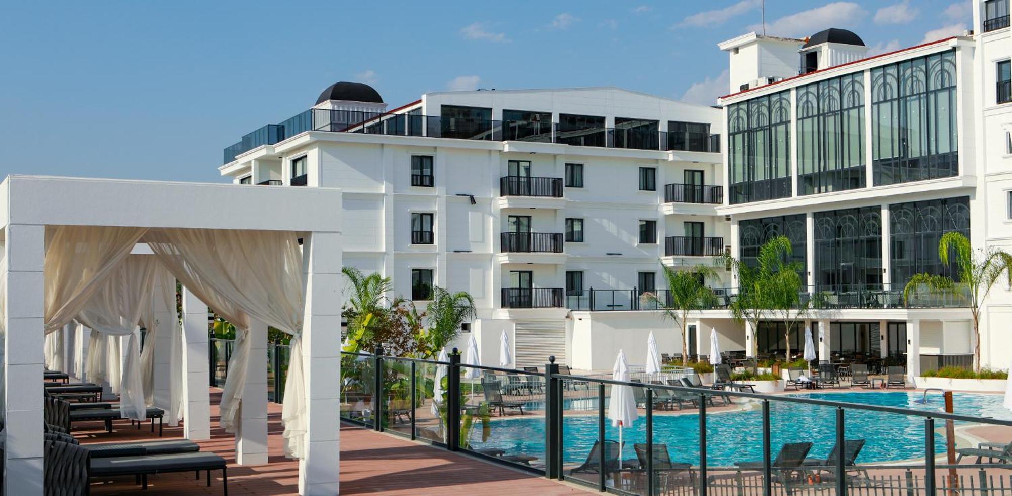 מלון Ramada By Wyndham *