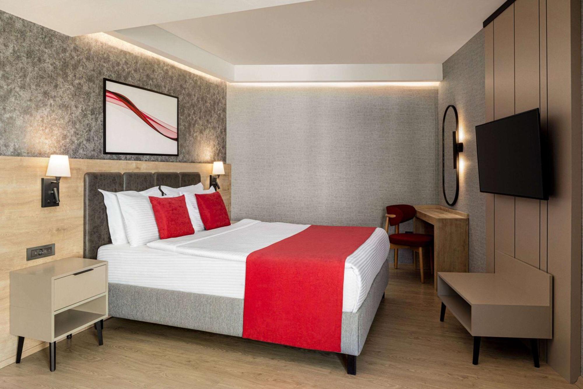 Ramada By Wyndham * דלמן