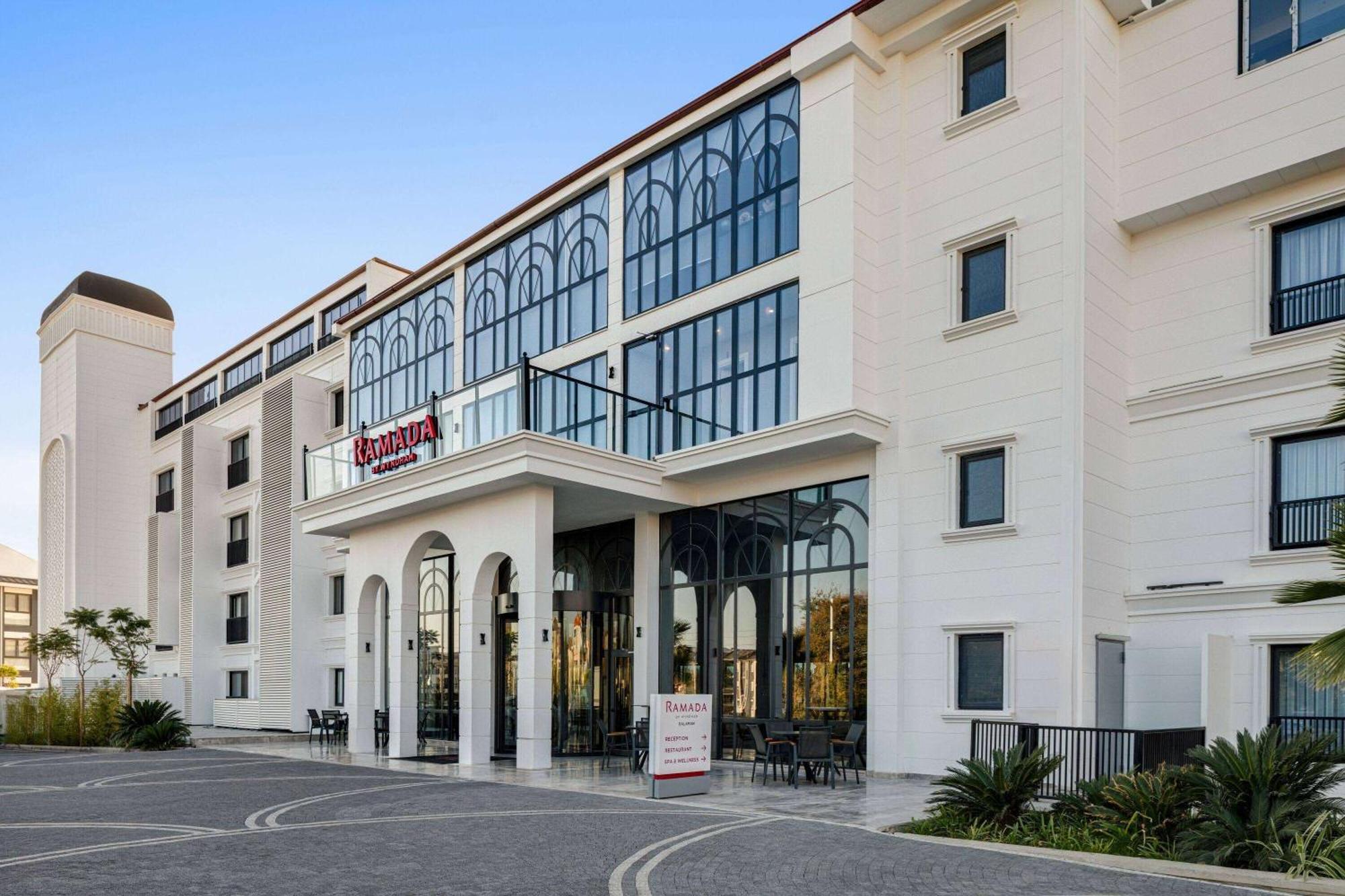 Ramada By Wyndham * דלמן