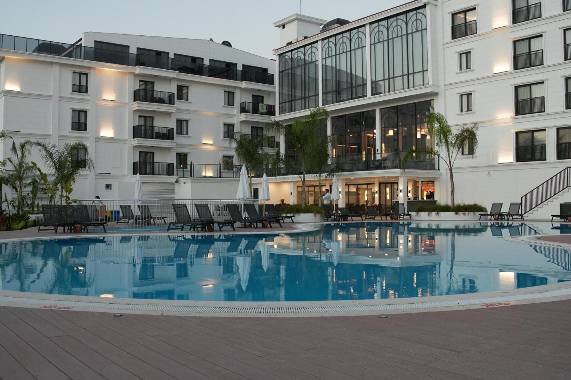 Ramada By Wyndham 5*
